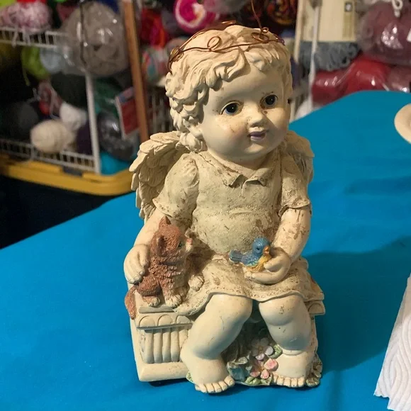 Cherub Angel Figurine & Cat/Bird music box plays tune “Memory “. - Picture 4 of 10